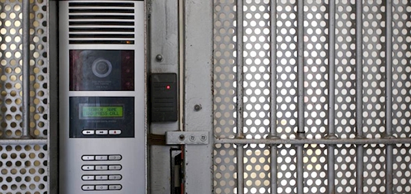 Secure-flat-Crime-Prevention-1-Communal-door-L