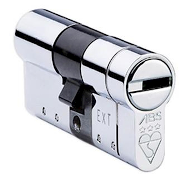 A close-up of a lock

AI-generated content may be incorrect.