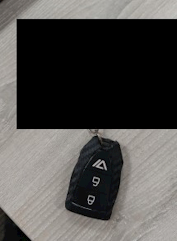 A close up of a key

AI-generated content may be incorrect.